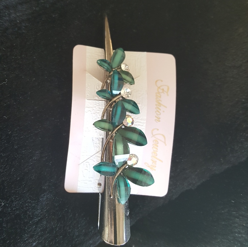 Beautiful green hair clip